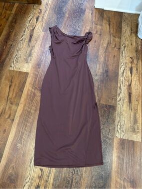 Le Lis One-Shoulder Midi Dress in Deep Brown